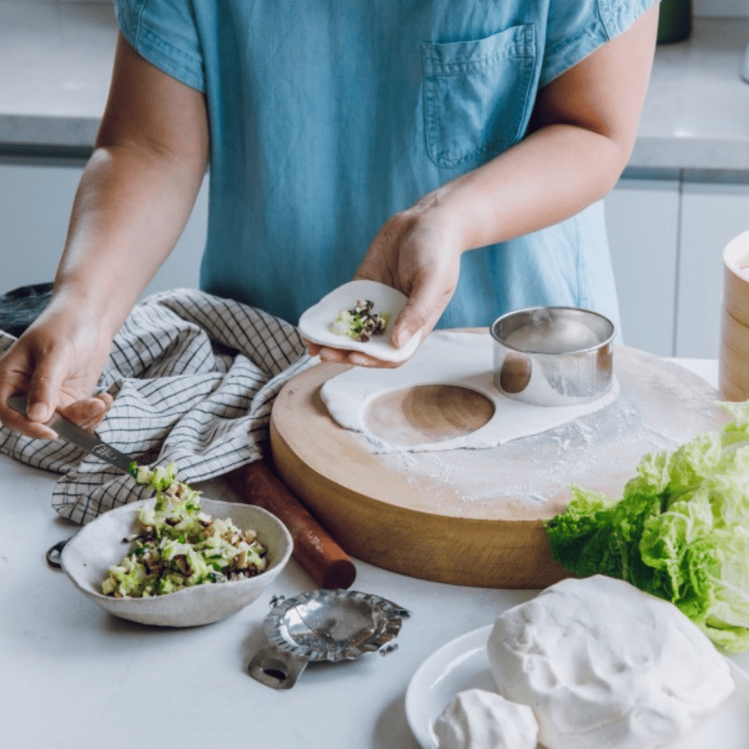 How to mix and roll dumpling skins